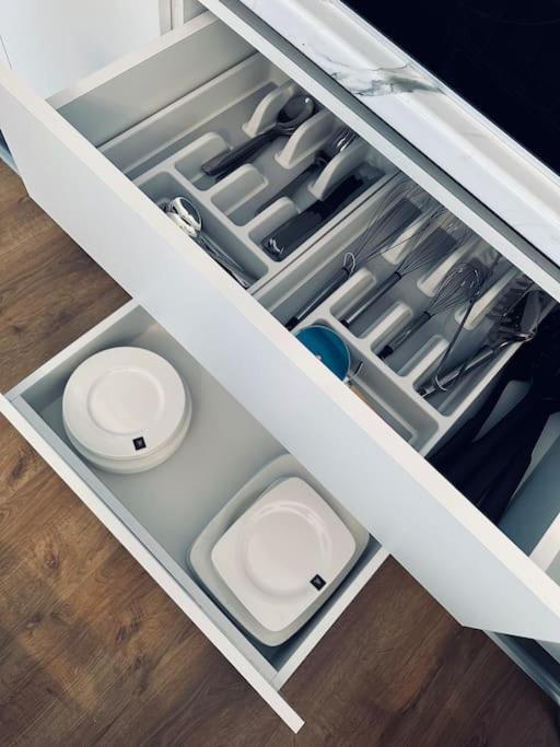 Priam Apartment Пристина Екстериор снимка