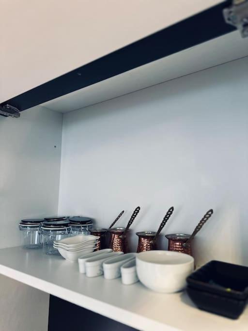Priam Apartment Пристина Екстериор снимка