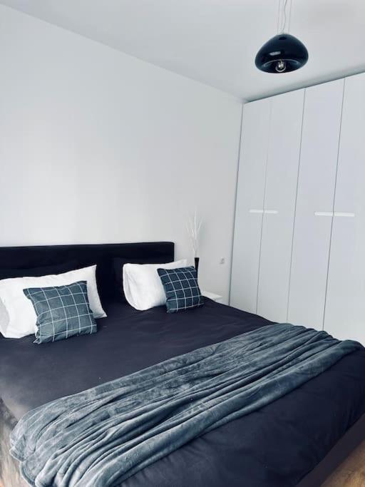 Priam Apartment Пристина Екстериор снимка