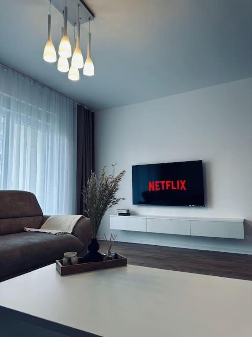Priam Apartment Пристина Екстериор снимка