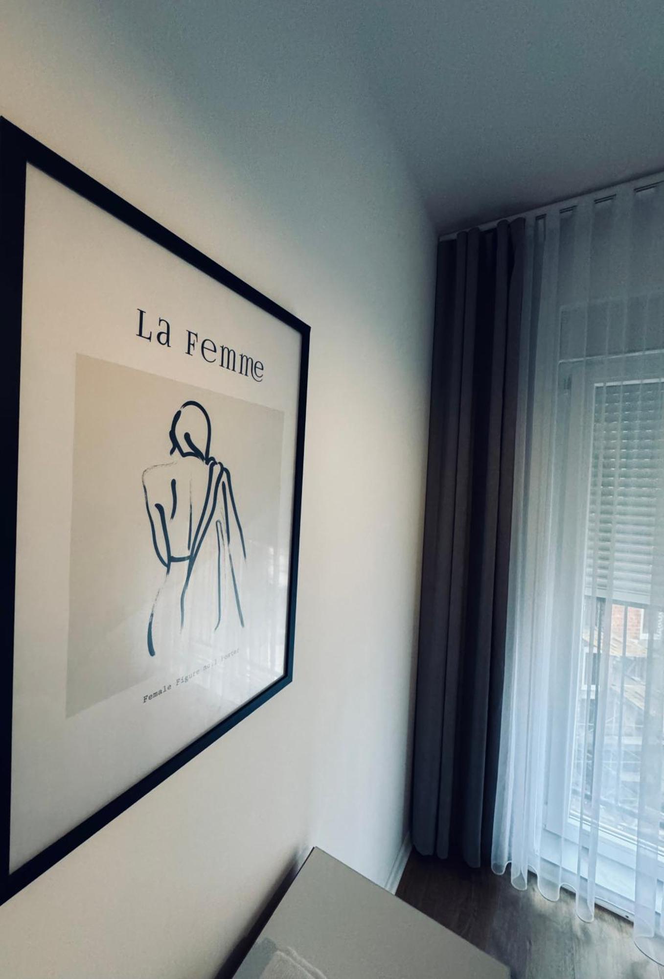Priam Apartment Пристина Екстериор снимка