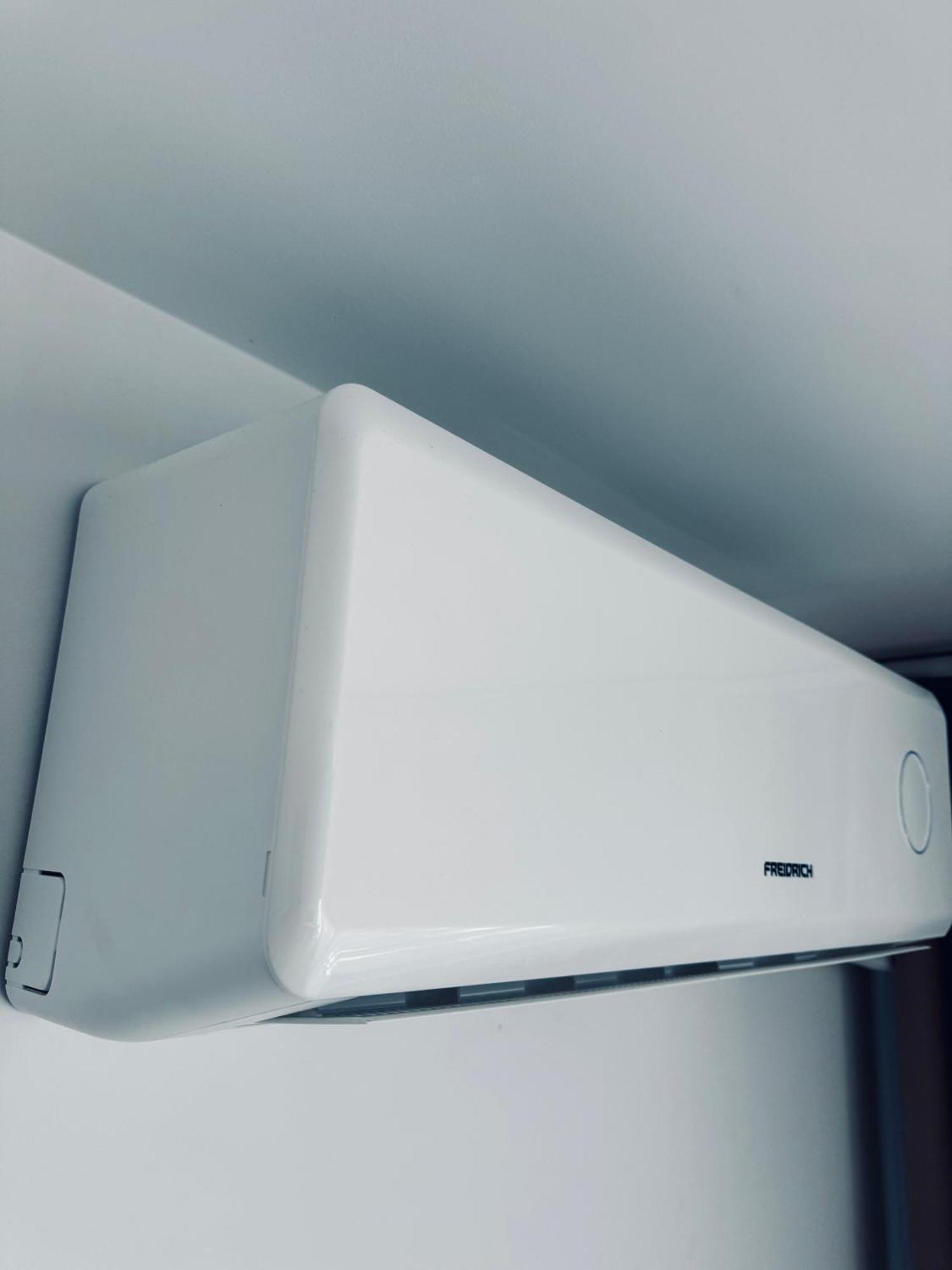 Priam Apartment Пристина Екстериор снимка
