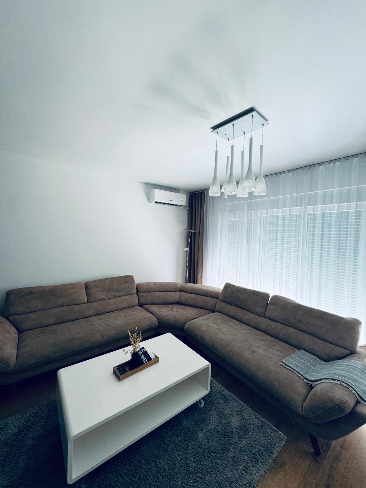 Priam Apartment Пристина Екстериор снимка